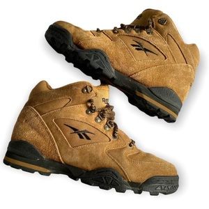VINTAGE Reebok hiking boots GUC women’s size 9